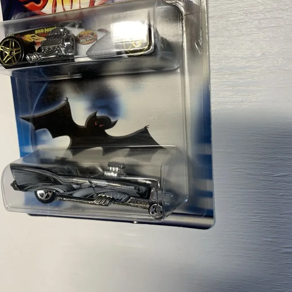 HOT WHEELS 2 CAR PACK HALLOWEEN HIGHWAY  - '57 ROADSTER New